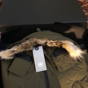 Canada Goose Wyndham Parka Size Large